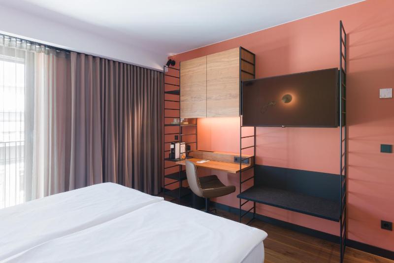 Urban Room image 3