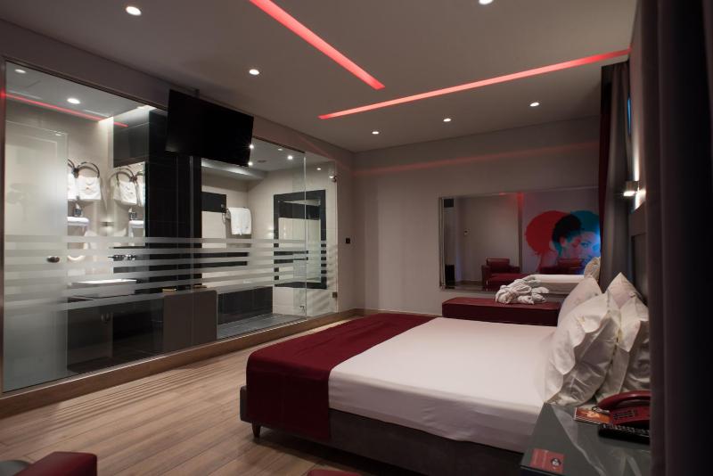 Suite with City View image 1