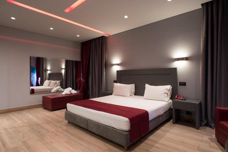 Suite with City View image 2