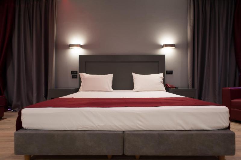 Suite with City View image 3