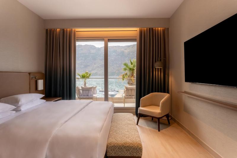 Premium One-Bedroom Apartment with Hot Tub image 1