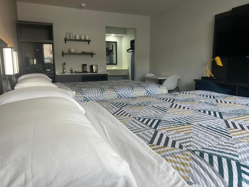 Quadruple Room - Non-Smoking image 4