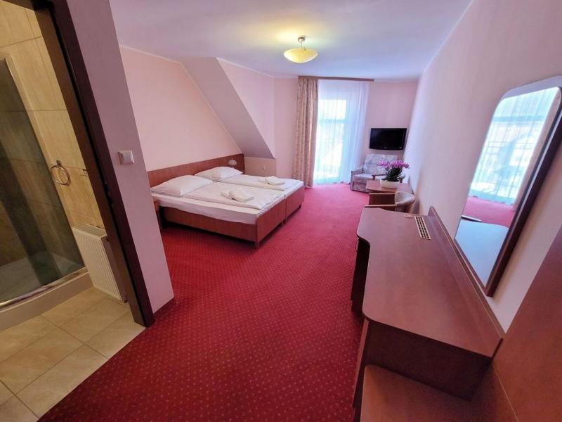 Double Room image 3