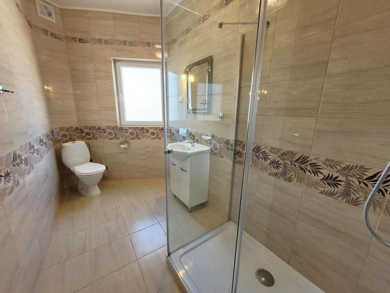 One-Bedroom Apartment image 3