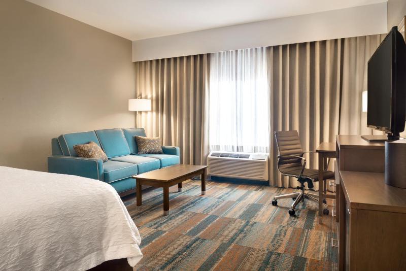 King Room with Sofa Bed - Non-Smoking image 2