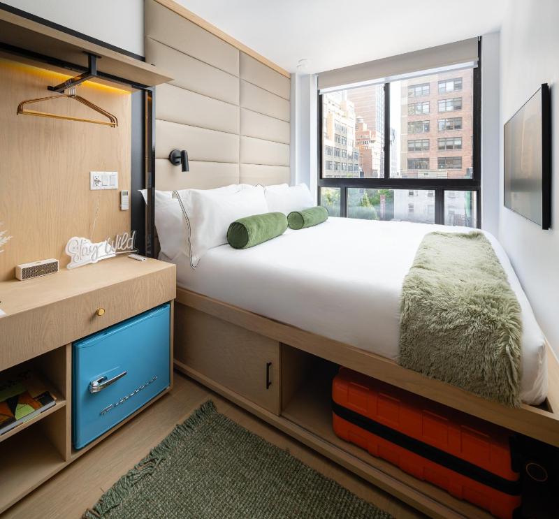 Little Charlie Hotel - image 6