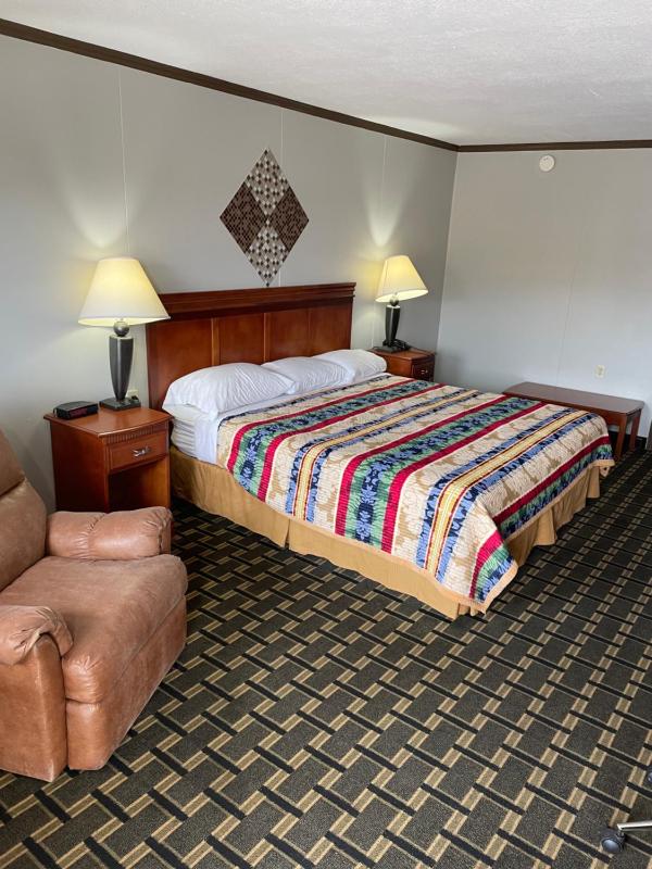 King Room image 4