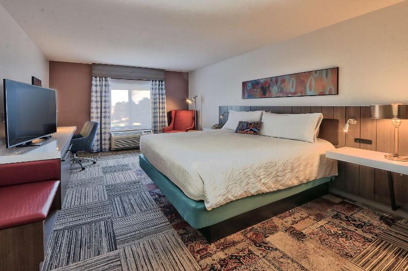 King Room image 4