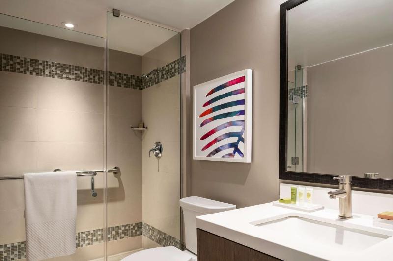 King Junior Suite image 3