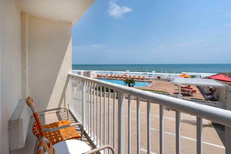 King Suite with Ocean View - Non-Smoking image 2