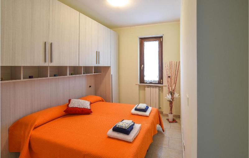 Beautiful Apartment In Pescara With Wifi - image 15