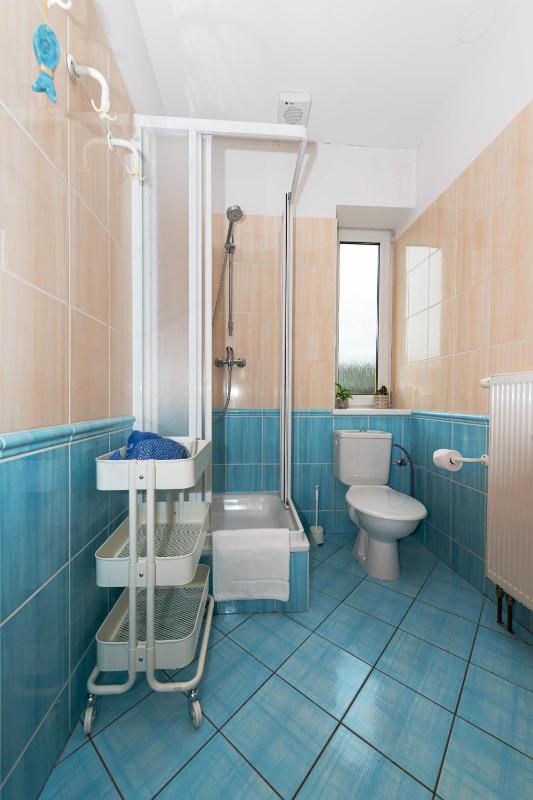 Quadruple Room with Private Bathroom image 2
