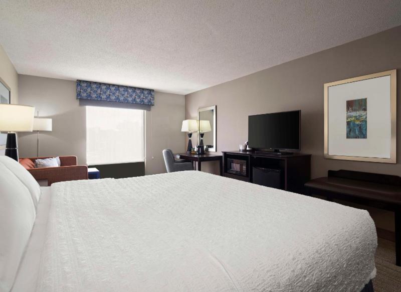 King Room with Sofa Bed and Study - Non-Smoking image 4