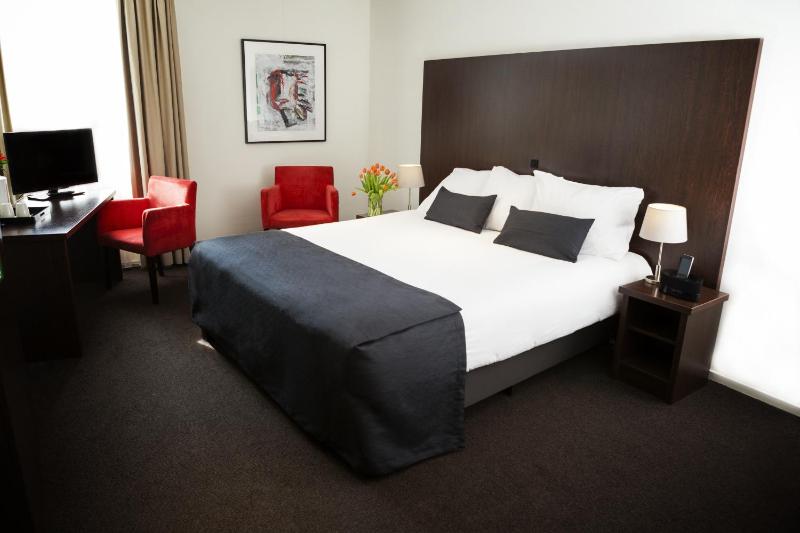 Deluxe Double Room image 2