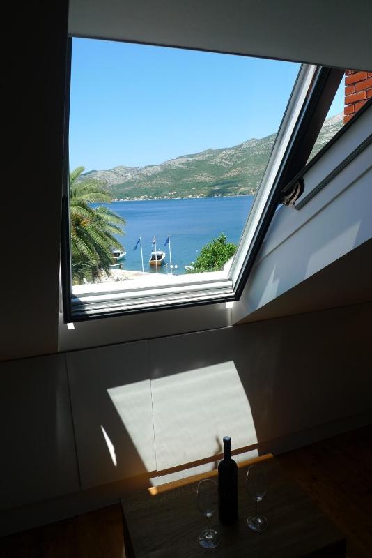 Studio with Sea View image 3