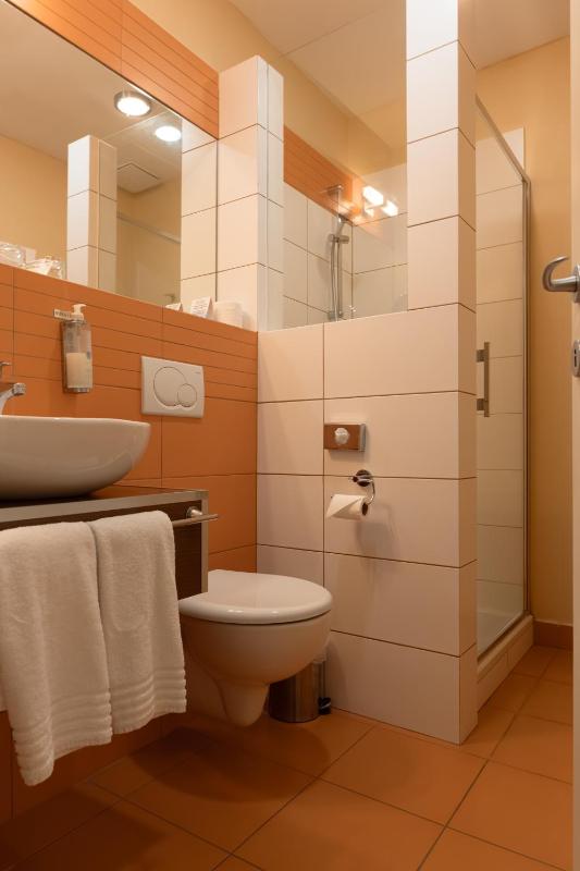 Double Room image 2