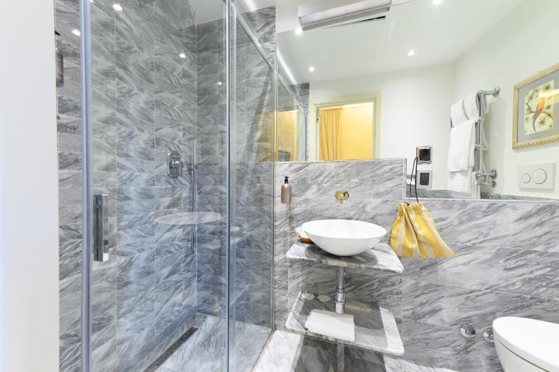 Superior Double or Twin Room image 3
