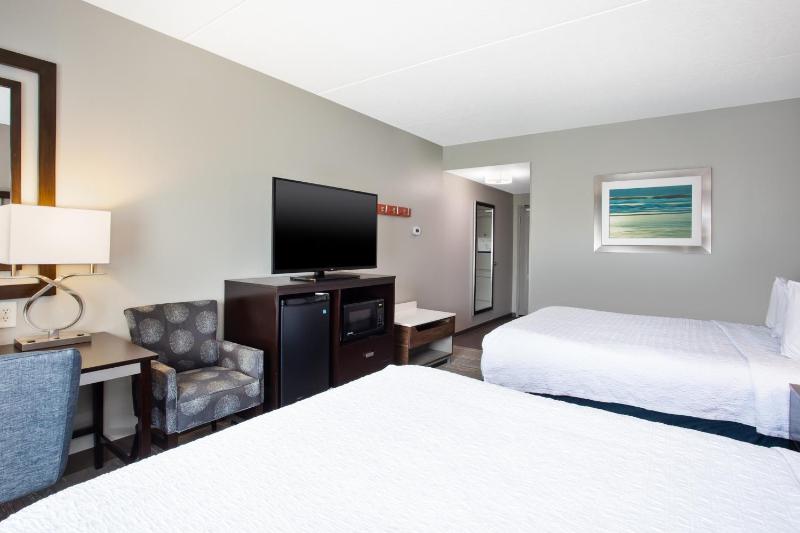 Room with Two Queen Beds - Non-Smoking image 3