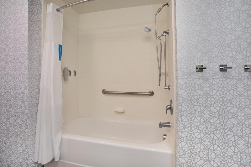 King Room - Hearing Access/Non-Smoking image 3