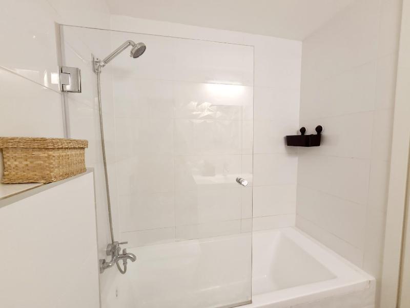 Gindi Tower Apartment - By Beach Apartments TLV - image 2
