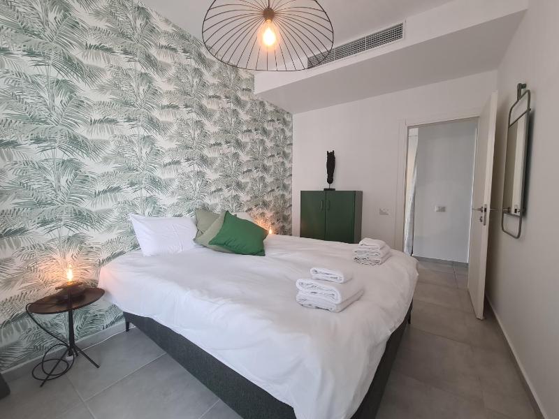 Gindi Tower Apartment - By Beach Apartments TLV - image 15