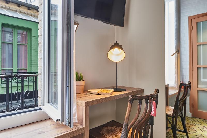 Pure Double Room image 2