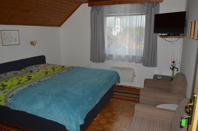 Attic Three-Bedroom Apartment  image 1