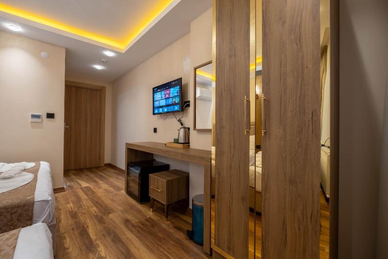 Triple Room image 3