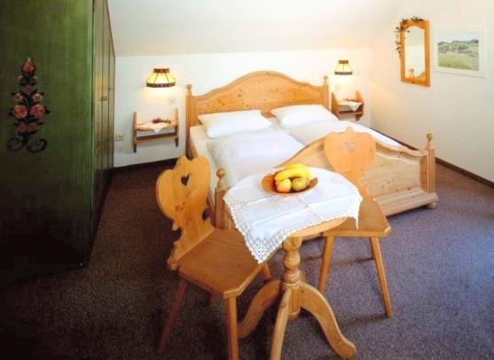 Double Room with Balcony image 3