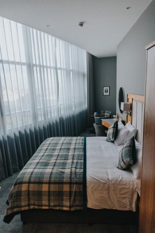 Deluxe Double or Twin Room image 2