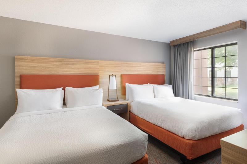 One-Bedroom Suite image 1