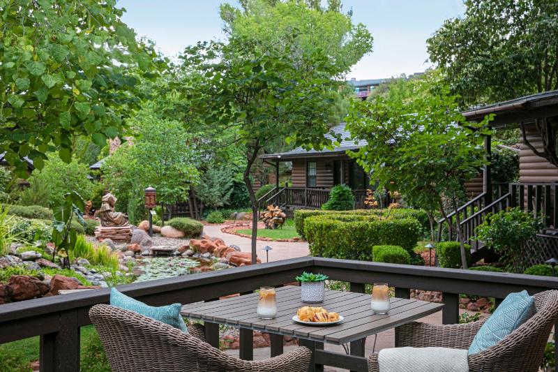 Cottage with Garden View image 2