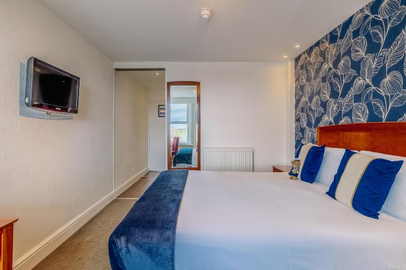Standard Double Room image 4