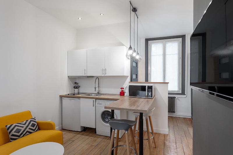 One-Bedroom Apartment image 1