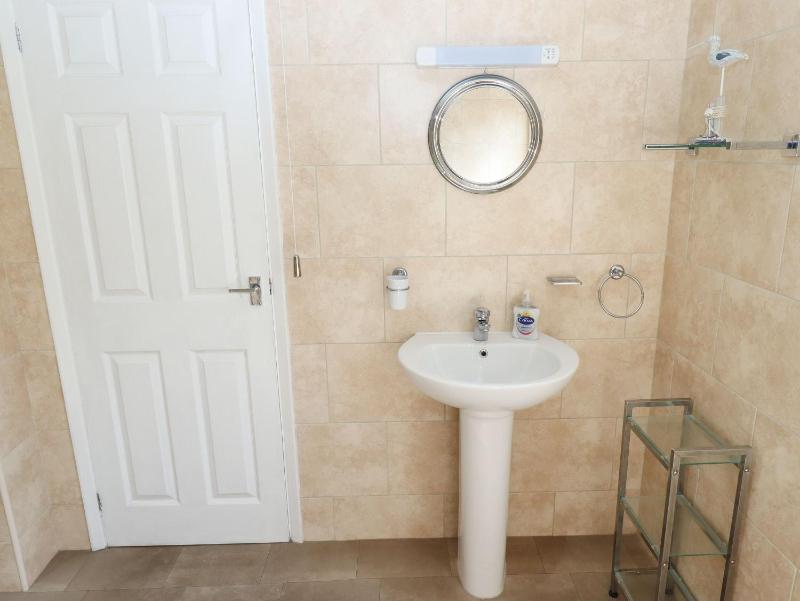 Chalfont Lodge - image 42