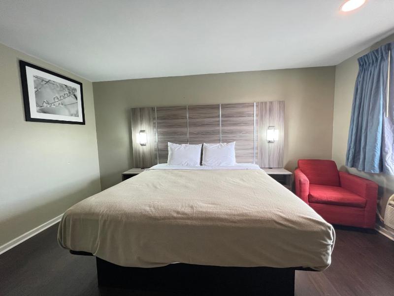 King Room - Non-Smoking image 2