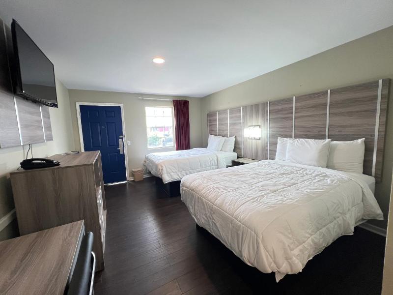 Double Room with Two Double Beds - Non-Smoking image 3