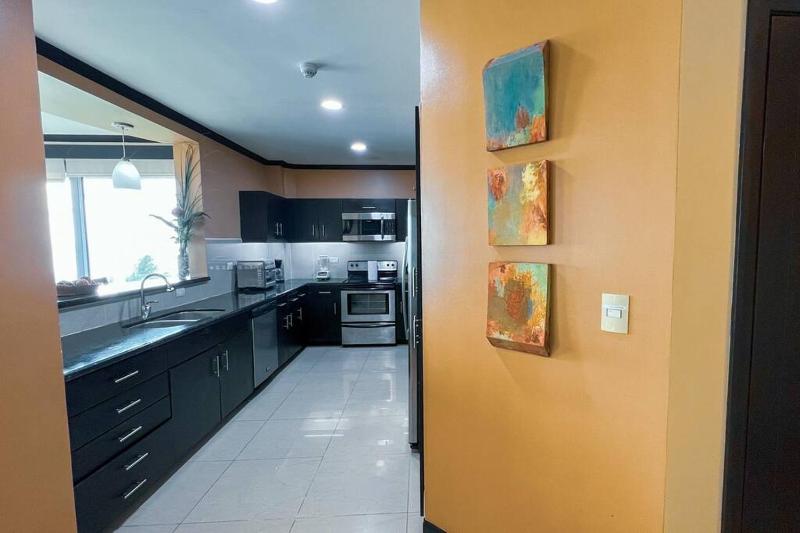 Luxury beach condo stunning sunset & ocean view - image 4