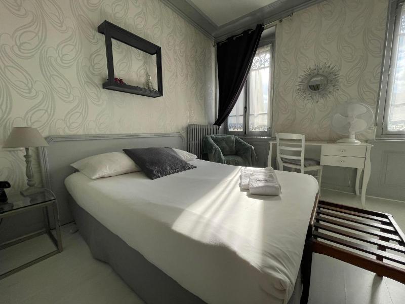 Standard Double Room with Fan image 1