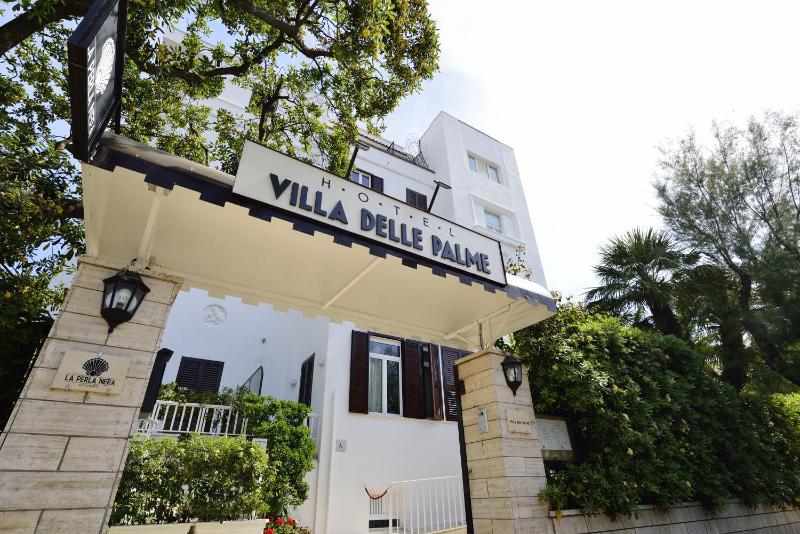Deluxe Double Room with Sea View Balcony  image 1
