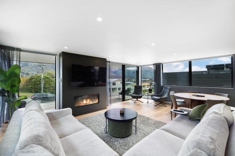 Villa Aurora luxury in the heart of Wanaka - image 17