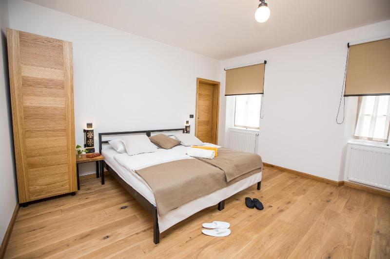 Double or Twin Room with Lake View image 3