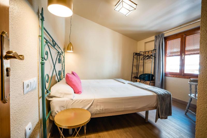 Double or Twin Room image 4
