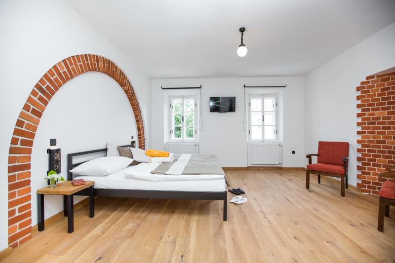 Double or Twin Room with Lake View image 4