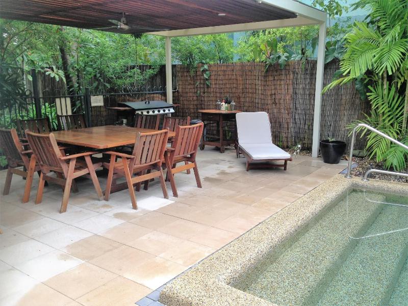 Nautilus Holiday Apartments - image 9