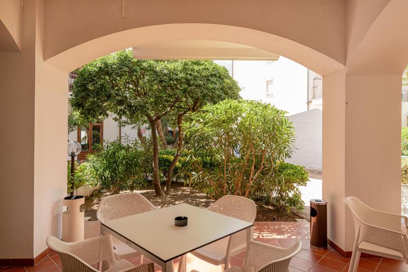 Standard Double or Twin Room with Garden View image 2