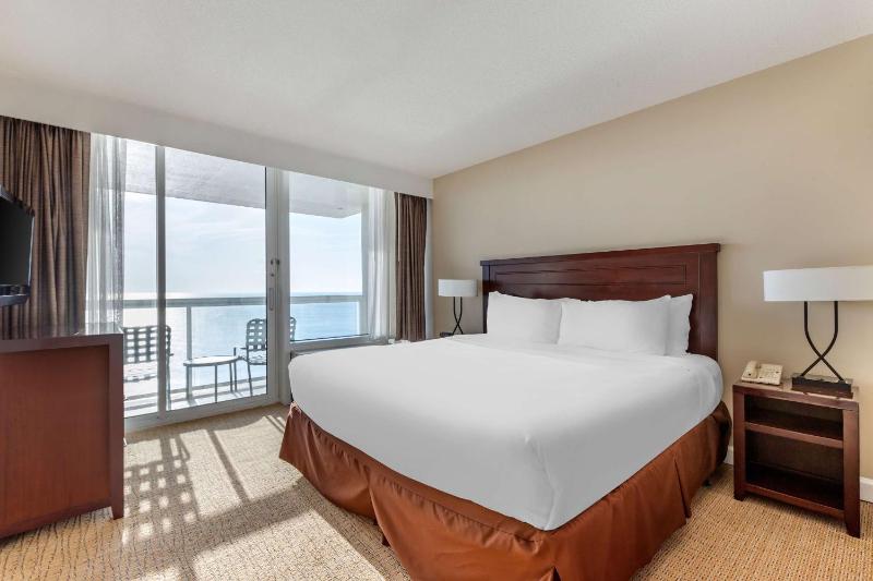 Oceanfront Two-Bedroom Bi-Level King Suite with Sofa Bed image 4