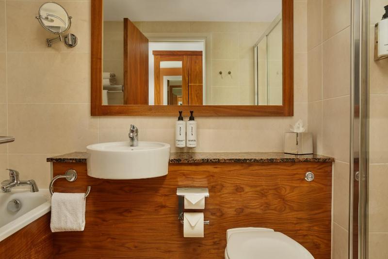 Standard Double Room image 3