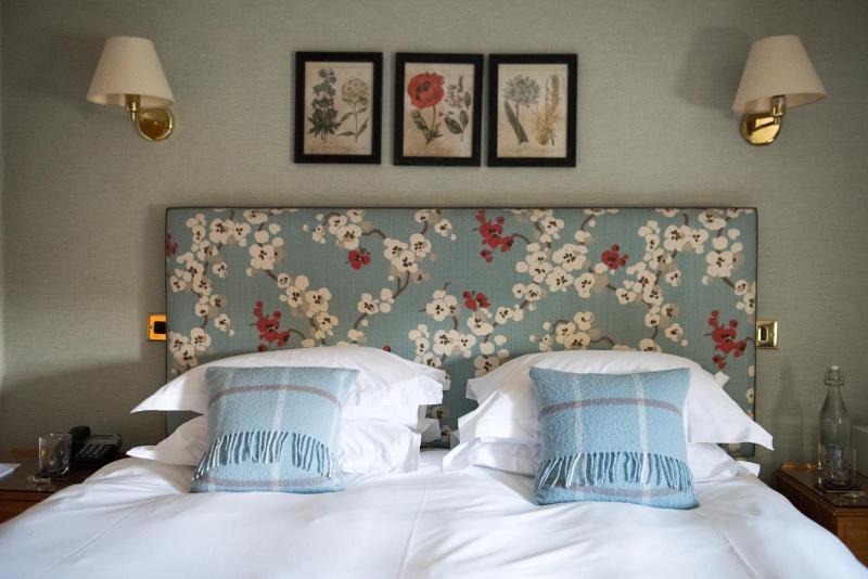 Double or Twin Room image 3