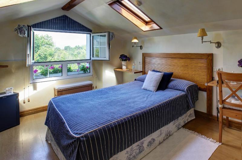 Double Room with Spa Bath image 1